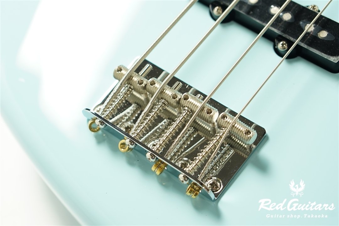 Vintera III Early 60s Jazz Bass - Sonic Blue